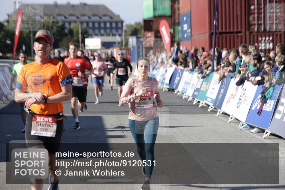 03.10.2025 - Köhlbrandbrückenlauf Jannik Wohlers http://msf.ph/oto/9120531 03.10.2025 13:04:16 Ziel 4494, 5055, 5721, 6038, 6250, 6251, 6523, 6724 meine-sportfotos.de