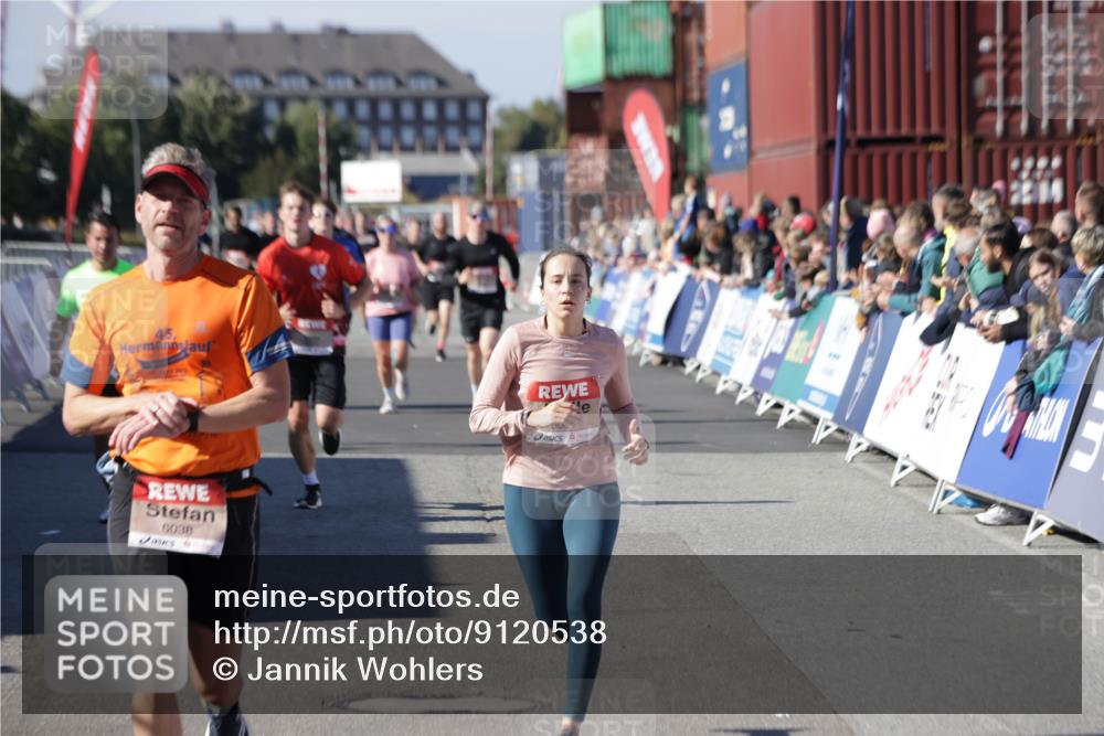 03.10.2025 - Köhlbrandbrückenlauf Jannik Wohlers http://msf.ph/oto/9120538 03.10.2025 13:04:16 Ziel 4494, 5055, 5721, 6038, 6250, 6251, 6523, 6724 meine-sportfotos.de