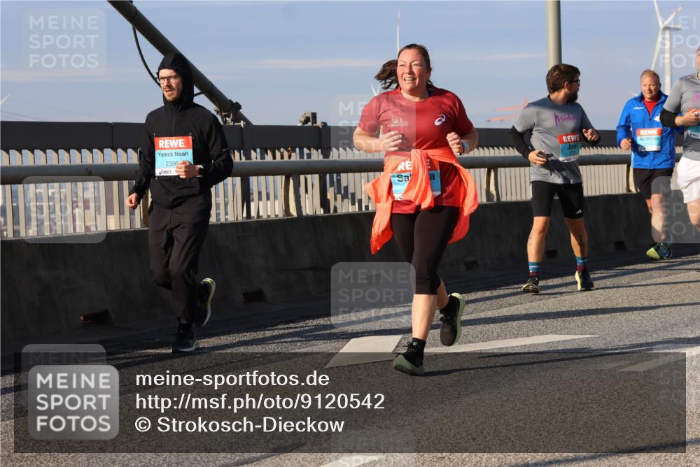 03.10.2025 - Köhlbrandbrückenlauf Strokosch-Dieckow http://msf.ph/oto/9120542 03.10.2025 09:55:24 Position 2 2396 meine-sportfotos.de