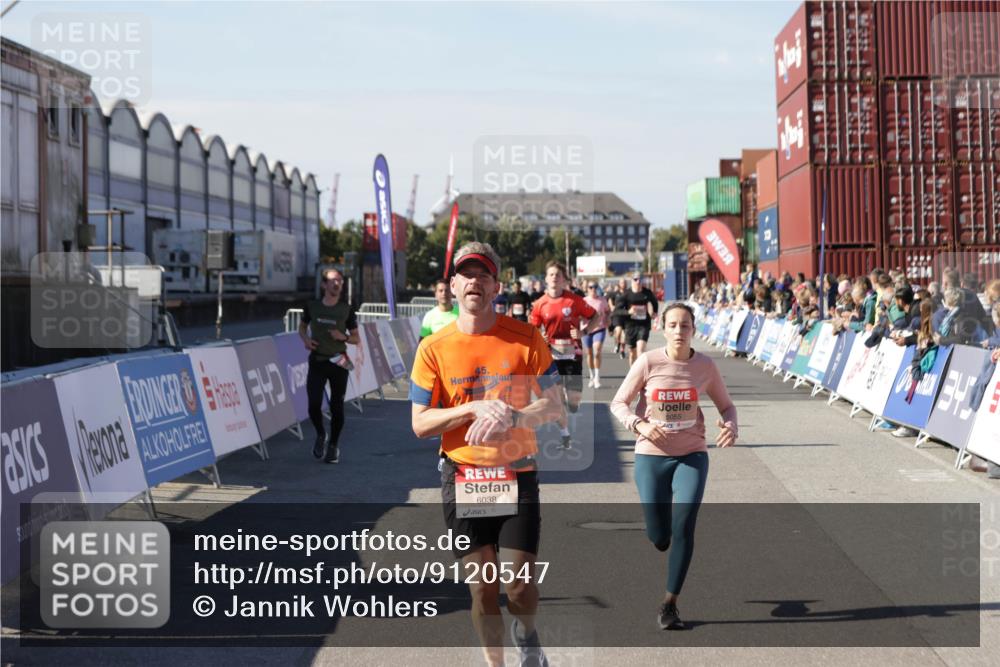 03.10.2025 - Köhlbrandbrückenlauf Jannik Wohlers http://msf.ph/oto/9120547 03.10.2025 13:04:17 Ziel 4494, 5055, 5721, 6038, 6250, 6251, 6523, 6723, 6724 meine-sportfotos.de