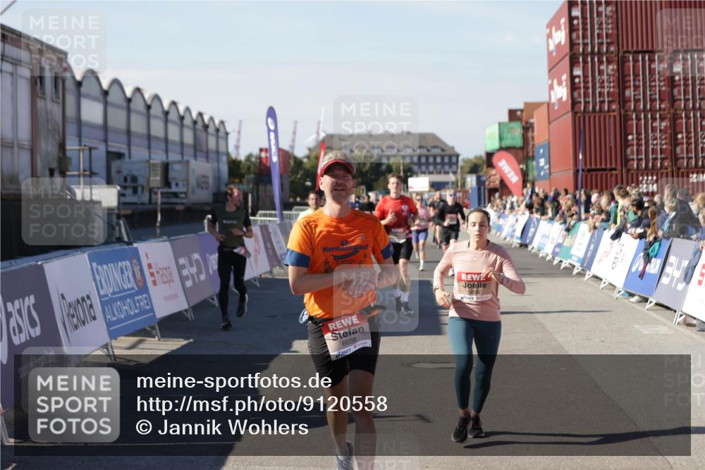 03.10.2025 - Köhlbrandbrückenlauf Jannik Wohlers http://msf.ph/oto/9120558 03.10.2025 13:04:17 Ziel 4494, 5055, 5721, 6038, 6250, 6251, 6523, 6723, 6724 meine-sportfotos.de