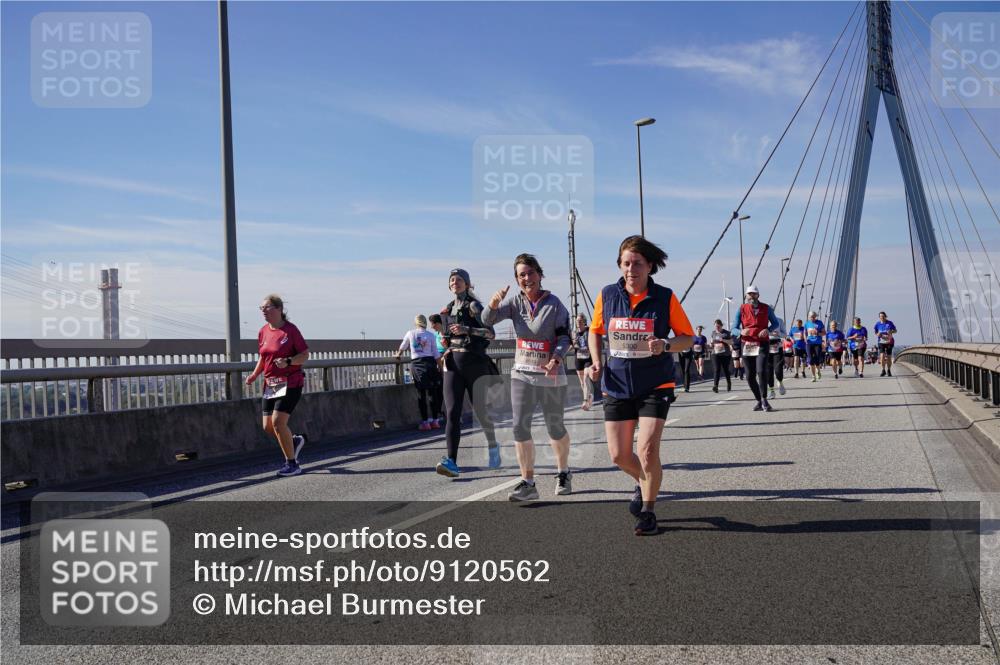 03.10.2025 - Köhlbrandbrückenlauf Michael Burmester http://msf.ph/oto/9120562 03.10.2025 13:01:55 Position 2 5300 meine-sportfotos.de