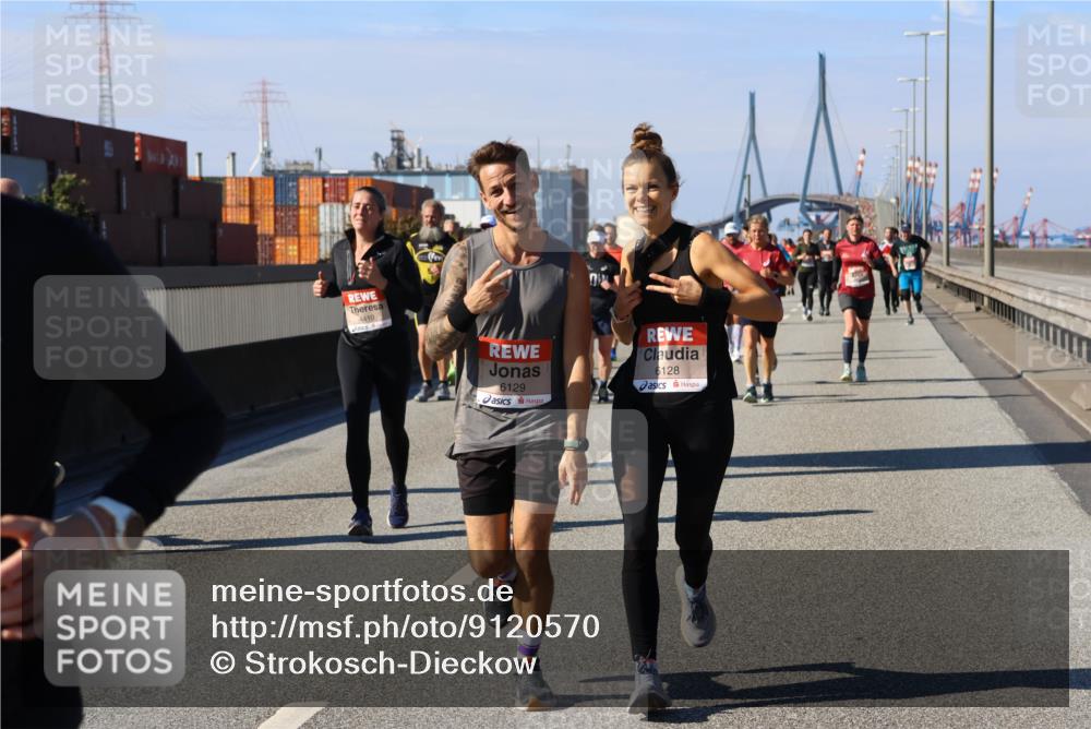 03.10.2025 - Köhlbrandbrückenlauf Strokosch-Dieckow http://msf.ph/oto/9120570 03.10.2025 12:58:50 Position 3 4410, 6129, 6128 meine-sportfotos.de
