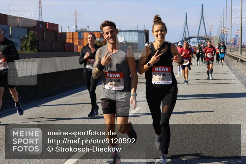 03.10.2025 - Köhlbrandbrückenlauf Strokosch-Dieckow http://msf.ph/oto/9120592 03.10.2025 12:58:50 Position 3 4678, 6129, 6128 meine-sportfotos.de