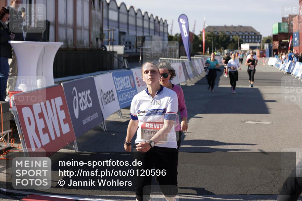 03.10.2025 - Köhlbrandbrückenlauf Jannik Wohlers http://msf.ph/oto/9120596 03.10.2025 13:35:34 Ziel 4434, 4440, 4949, 5140, 5356, 5517, 5539, 5548, 5575, 5680, 6283, 6358, 6396, 6411 meine-sportfotos.de