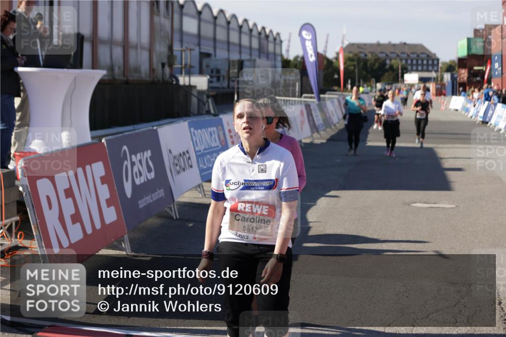 03.10.2025 - Köhlbrandbrückenlauf Jannik Wohlers http://msf.ph/oto/9120609 03.10.2025 13:35:34 Ziel 4434, 4440, 4949, 5140, 5356, 5517, 5539, 5548, 5575, 5680, 6283, 6358, 6396, 6411 meine-sportfotos.de