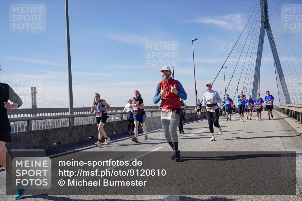 03.10.2025 - Köhlbrandbrückenlauf Michael Burmester http://msf.ph/oto/9120610 03.10.2025 13:01:59 Position 2 5057 meine-sportfotos.de