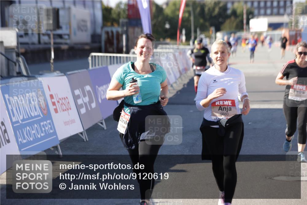 03.10.2025 - Köhlbrandbrückenlauf Jannik Wohlers http://msf.ph/oto/9120619 03.10.2025 13:35:39 Ziel 5356, 5517, 5539, 5680, 6079, 6283, 6396, 6508 meine-sportfotos.de