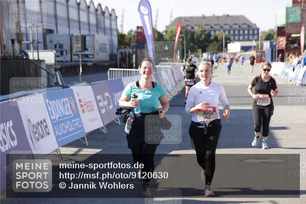 03.10.2025 - Köhlbrandbrückenlauf Jannik Wohlers http://msf.ph/oto/9120630 03.10.2025 13:35:39 Ziel 5356, 5517, 5539, 5680, 6079, 6283, 6396, 6508 meine-sportfotos.de