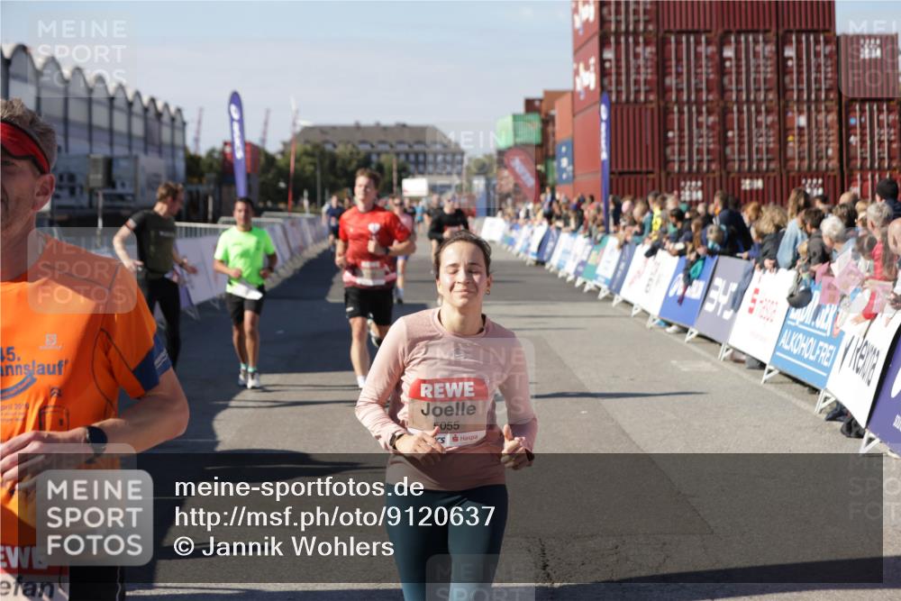 03.10.2025 - Köhlbrandbrückenlauf Jannik Wohlers http://msf.ph/oto/9120637 03.10.2025 13:04:18 Ziel 4297, 4494, 5055, 5721, 6038, 6250, 6251, 6523, 6723, 6724 meine-sportfotos.de