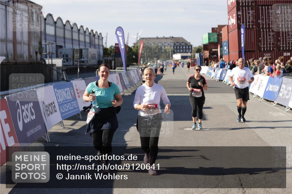 03.10.2025 - Köhlbrandbrückenlauf Jannik Wohlers http://msf.ph/oto/9120641 03.10.2025 13:35:40 Ziel 5356, 5517, 5539, 5680, 6079, 6283, 6396, 6508 meine-sportfotos.de