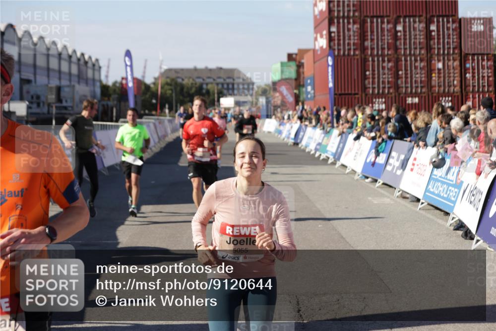 03.10.2025 - Köhlbrandbrückenlauf Jannik Wohlers http://msf.ph/oto/9120644 03.10.2025 13:04:18 Ziel 4297, 4494, 5055, 5721, 6038, 6250, 6251, 6523, 6723, 6724 meine-sportfotos.de
