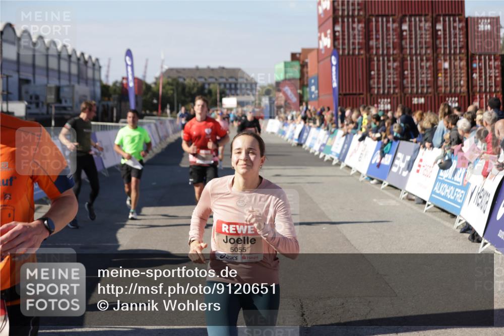 03.10.2025 - Köhlbrandbrückenlauf Jannik Wohlers http://msf.ph/oto/9120651 03.10.2025 13:04:18 Ziel 4297, 4494, 5055, 5721, 6038, 6250, 6251, 6523, 6723, 6724 meine-sportfotos.de