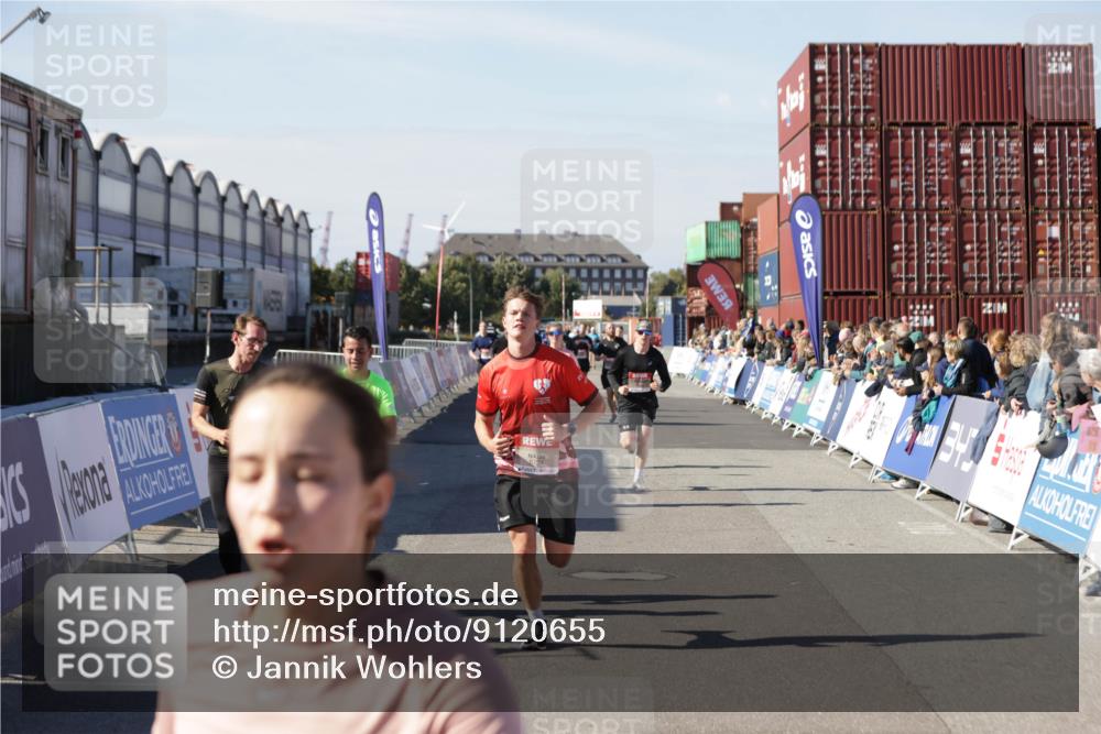 03.10.2025 - Köhlbrandbrückenlauf Jannik Wohlers http://msf.ph/oto/9120655 03.10.2025 13:04:19 Ziel 4297, 4494, 5055, 5721, 6038, 6250, 6251, 6523, 6723, 6724 meine-sportfotos.de
