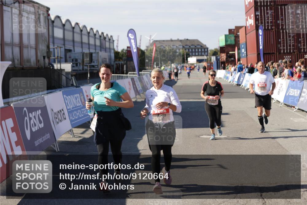 03.10.2025 - Köhlbrandbrückenlauf Jannik Wohlers http://msf.ph/oto/9120664 03.10.2025 13:35:40 Ziel 5356, 5517, 5539, 5680, 6079, 6283, 6396, 6508 meine-sportfotos.de