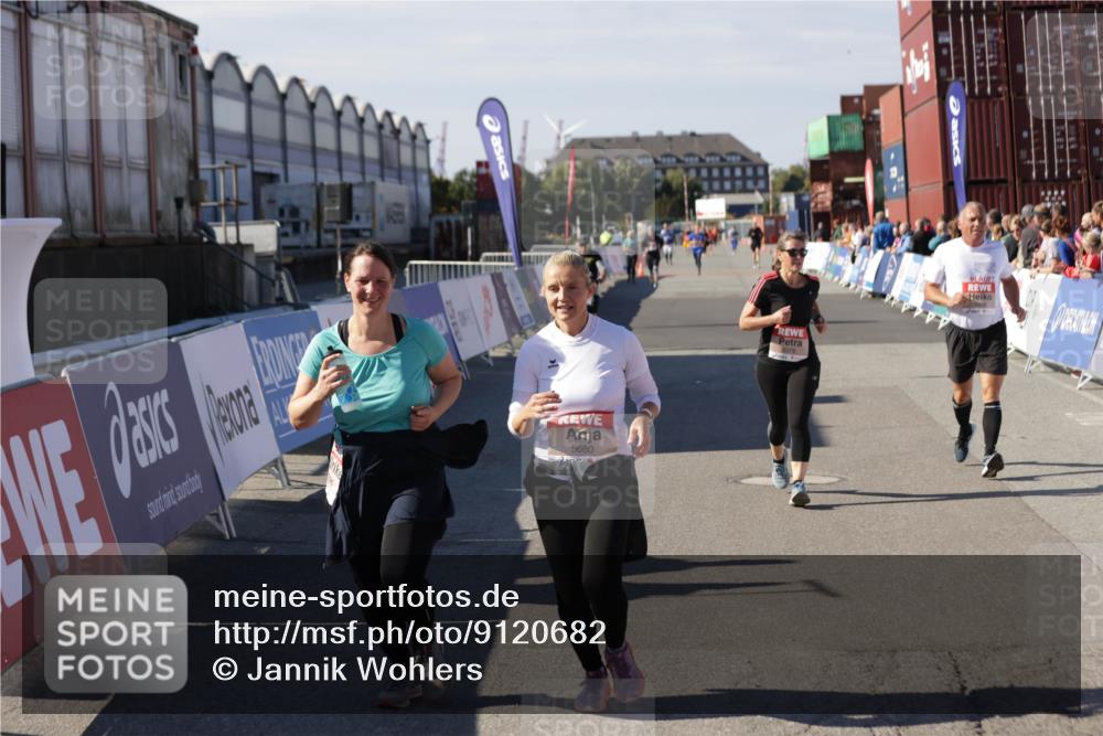 03.10.2025 - Köhlbrandbrückenlauf Jannik Wohlers http://msf.ph/oto/9120682 03.10.2025 13:35:40 Ziel 5356, 5517, 5539, 5680, 6079, 6283, 6396, 6508 meine-sportfotos.de