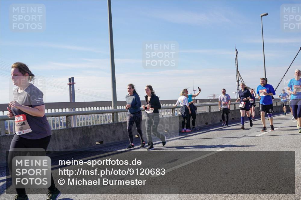 03.10.2025 - Köhlbrandbrückenlauf Michael Burmester http://msf.ph/oto/9120683 03.10.2025 13:02:02 Position 2 5407 meine-sportfotos.de