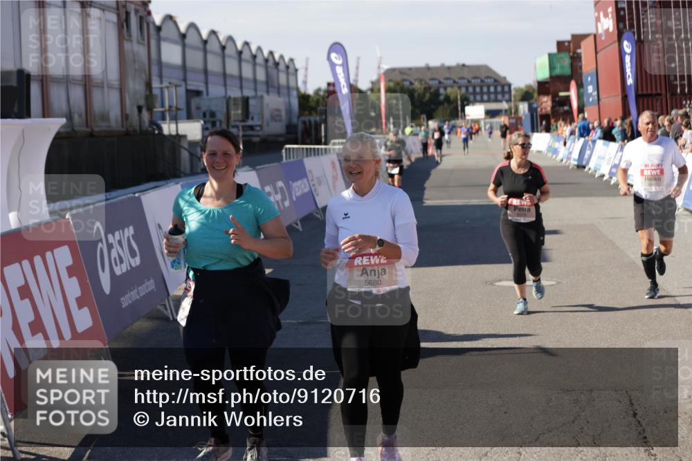 03.10.2025 - Köhlbrandbrückenlauf Jannik Wohlers http://msf.ph/oto/9120716 03.10.2025 13:35:41 Ziel 5356, 5517, 5539, 5680, 6079, 6283, 6396, 6508 meine-sportfotos.de