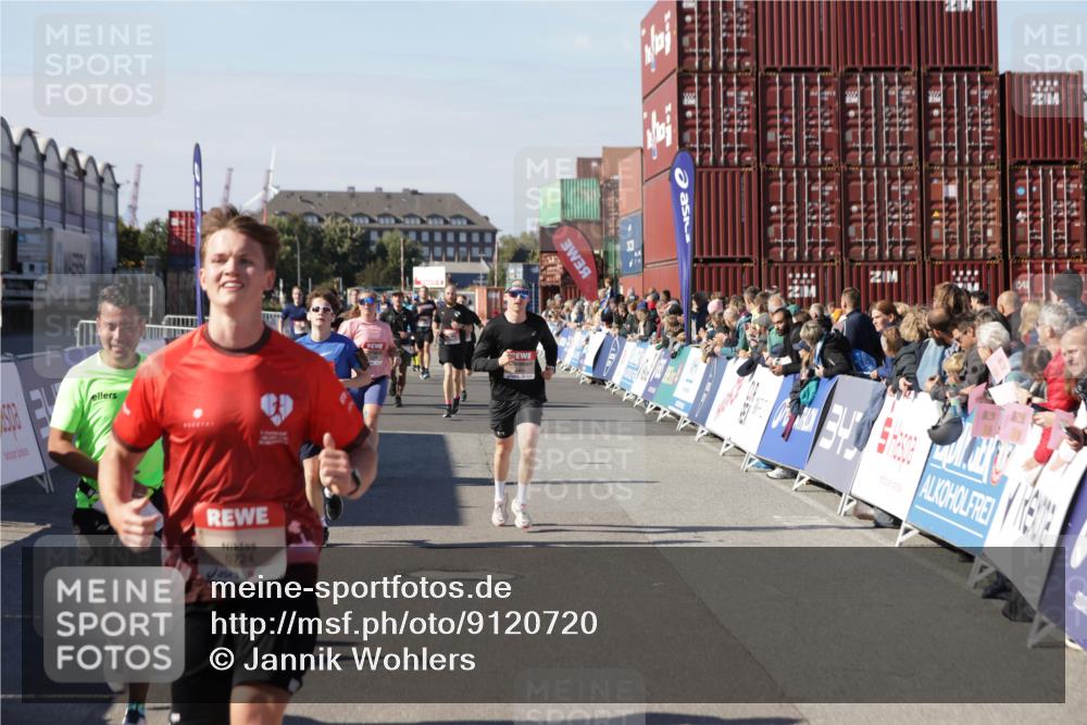 03.10.2025 - Köhlbrandbrückenlauf Jannik Wohlers http://msf.ph/oto/9120720 03.10.2025 13:04:20 Ziel 4117, 4198, 4297, 4494, 5055, 5721, 6038, 6250, 6251, 6523, 6723, 6724 meine-sportfotos.de