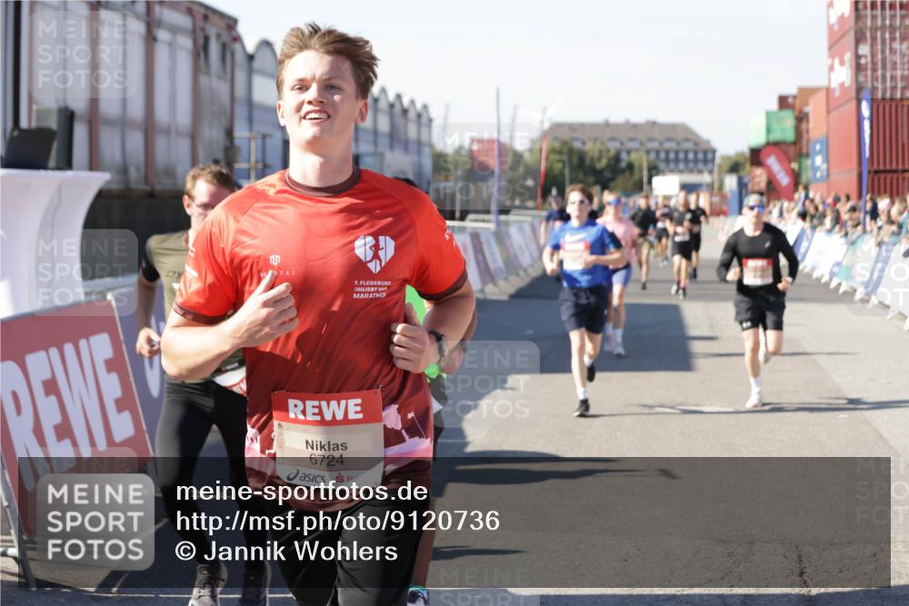 03.10.2025 - Köhlbrandbrückenlauf Jannik Wohlers http://msf.ph/oto/9120736 03.10.2025 13:04:21 Ziel 4117, 4198, 4297, 4494, 4665, 4836, 4995, 5055, 6038, 6250, 6251, 6523, 6723, 6724 meine-sportfotos.de