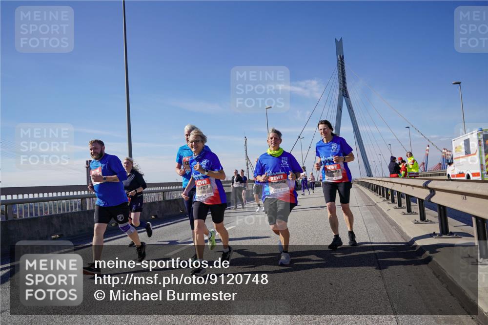 03.10.2025 - Köhlbrandbrückenlauf Michael Burmester http://msf.ph/oto/9120748 03.10.2025 13:02:05 Position 2 4966, 5427 meine-sportfotos.de