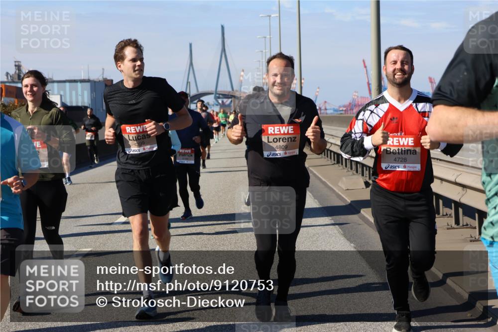 03.10.2025 - Köhlbrandbrückenlauf Strokosch-Dieckow http://msf.ph/oto/9120753 03.10.2025 12:59:04 Position 3 4399, 4809, 4728 meine-sportfotos.de