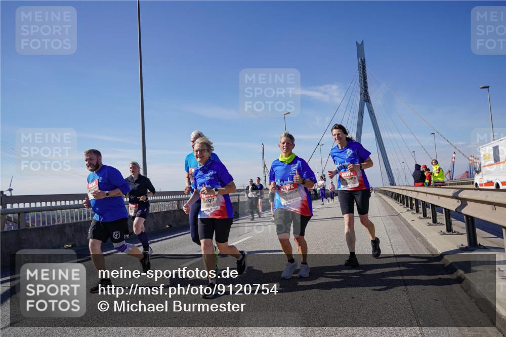03.10.2025 - Köhlbrandbrückenlauf Michael Burmester http://msf.ph/oto/9120754 03.10.2025 13:02:06 Position 2 18, 4966, 5427 meine-sportfotos.de