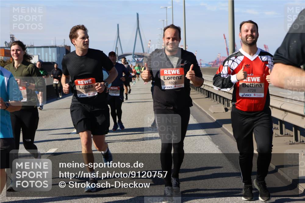 03.10.2025 - Köhlbrandbrückenlauf Strokosch-Dieckow http://msf.ph/oto/9120757 03.10.2025 12:59:04 Position 3 4399, 4809, 4728 meine-sportfotos.de