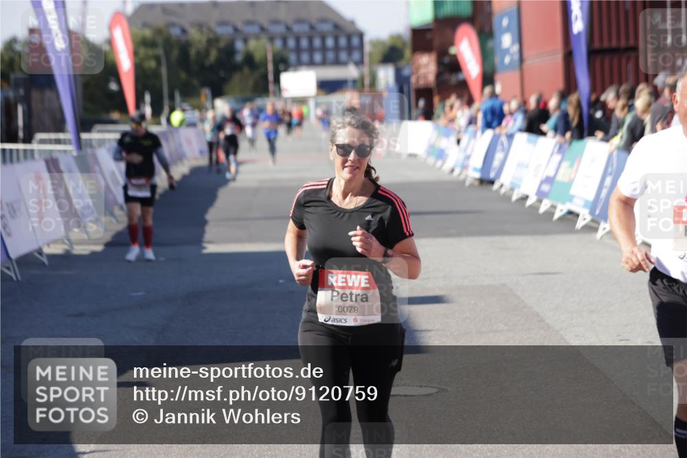 03.10.2025 - Köhlbrandbrückenlauf Jannik Wohlers http://msf.ph/oto/9120759 03.10.2025 13:35:42 Ziel 5356, 5517, 5539, 5680, 6079, 6396, 6508 meine-sportfotos.de