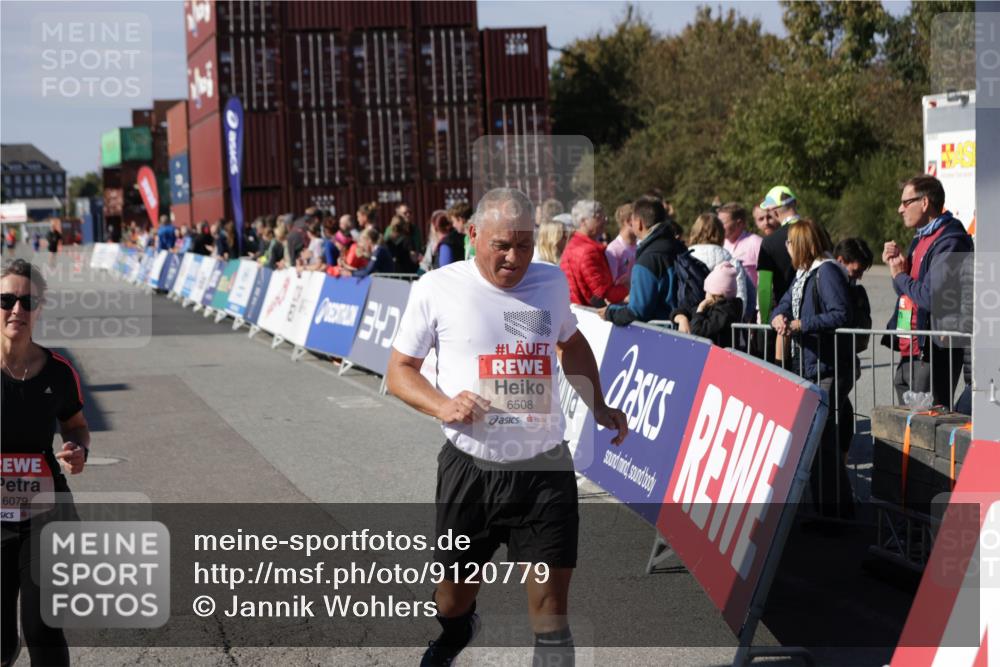 03.10.2025 - Köhlbrandbrückenlauf Jannik Wohlers http://msf.ph/oto/9120779 03.10.2025 13:35:43 Ziel 5517, 5539, 5680, 6079, 6396, 6508 meine-sportfotos.de