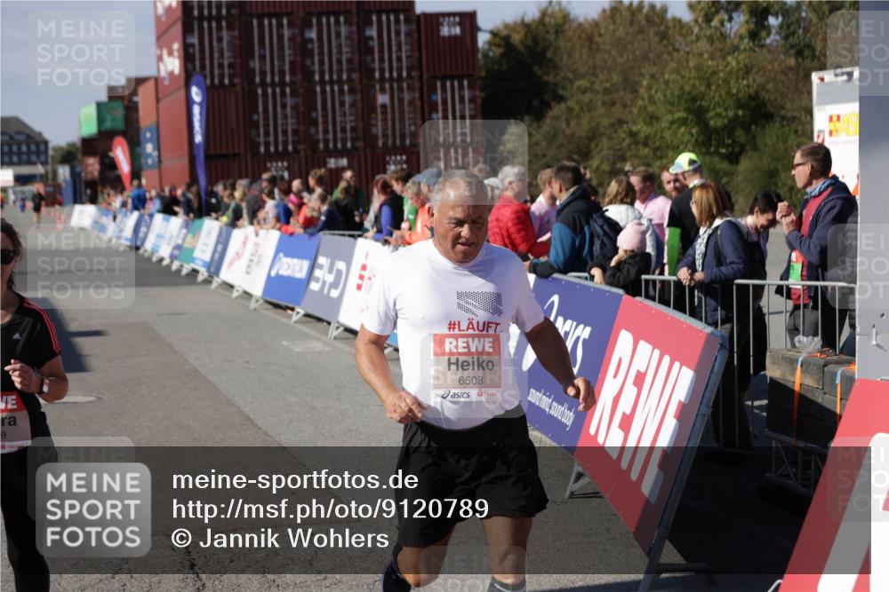 03.10.2025 - Köhlbrandbrückenlauf Jannik Wohlers http://msf.ph/oto/9120789 03.10.2025 13:35:43 Ziel 5517, 5539, 5680, 6079, 6396, 6508 meine-sportfotos.de