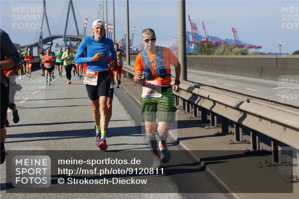 03.10.2025 - Köhlbrandbrückenlauf Strokosch-Dieckow http://msf.ph/oto/9120811 03.10.2025 12:59:12 Position 3 4928, 6069 meine-sportfotos.de