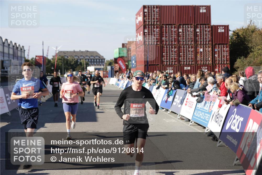 03.10.2025 - Köhlbrandbrückenlauf Jannik Wohlers http://msf.ph/oto/9120814 03.10.2025 13:04:23 Ziel 4117, 4198, 4297, 4494, 4665, 4836, 4995, 5055, 6038, 6250, 6251, 6523, 6723, 6724 meine-sportfotos.de