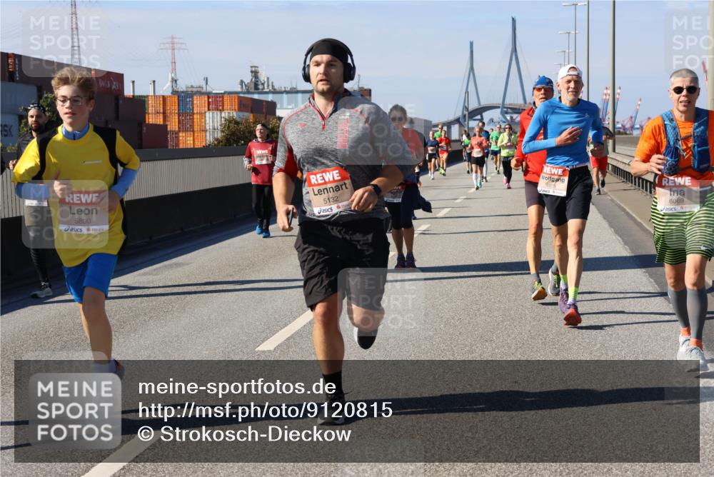 03.10.2025 - Köhlbrandbrückenlauf Strokosch-Dieckow http://msf.ph/oto/9120815 03.10.2025 12:59:13 Position 3 5800, 5132, 4928, 6069 meine-sportfotos.de