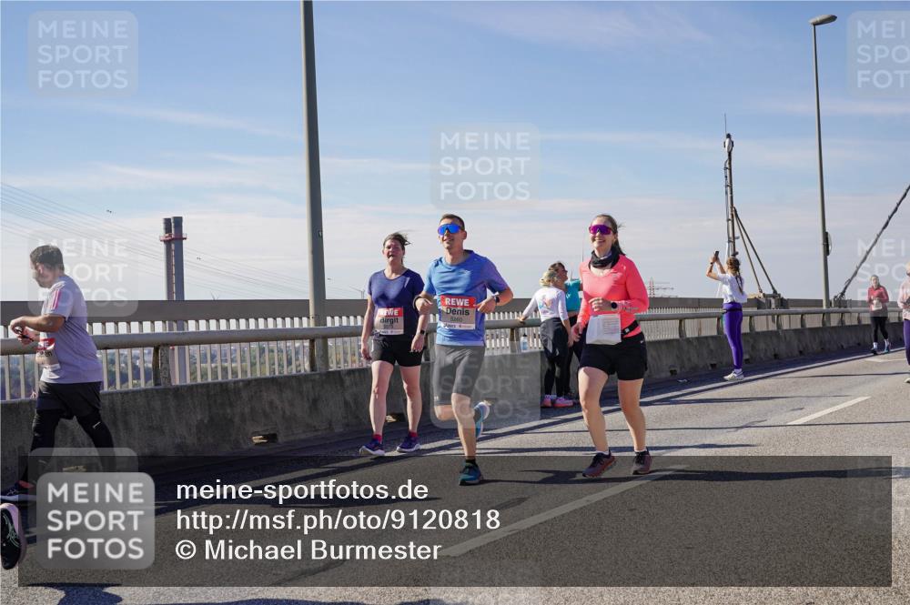 03.10.2025 - Köhlbrandbrückenlauf Michael Burmester http://msf.ph/oto/9120818 03.10.2025 13:02:10 Position 2 5260 meine-sportfotos.de