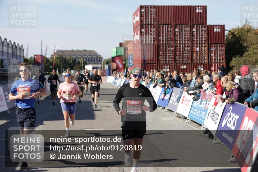 03.10.2025 - Köhlbrandbrückenlauf Jannik Wohlers http://msf.ph/oto/9120819 03.10.2025 13:04:23 Ziel 4117, 4198, 4297, 4494, 4665, 4836, 4995, 5055, 6038, 6250, 6251, 6523, 6723, 6724 meine-sportfotos.de