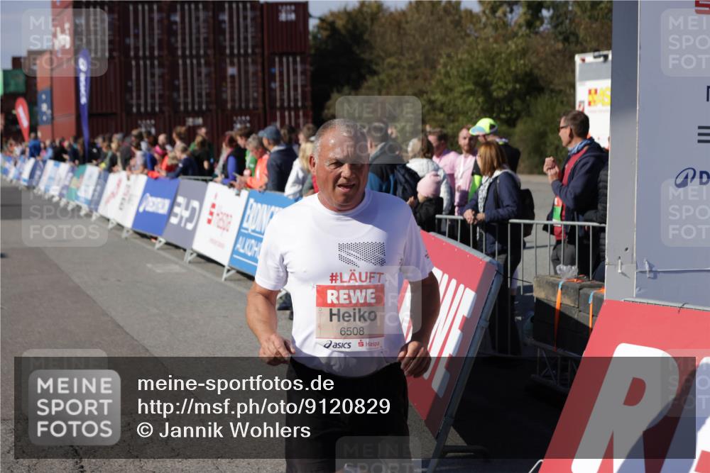 03.10.2025 - Köhlbrandbrückenlauf Jannik Wohlers http://msf.ph/oto/9120829 03.10.2025 13:35:44 Ziel 5539, 5680, 6079, 6396, 6508 meine-sportfotos.de