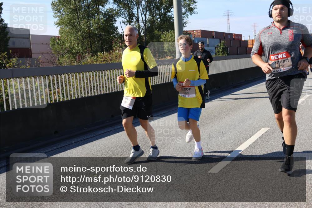 03.10.2025 - Köhlbrandbrückenlauf Strokosch-Dieckow http://msf.ph/oto/9120830 03.10.2025 12:59:14 Position 3 5801, 5800, 5132 meine-sportfotos.de