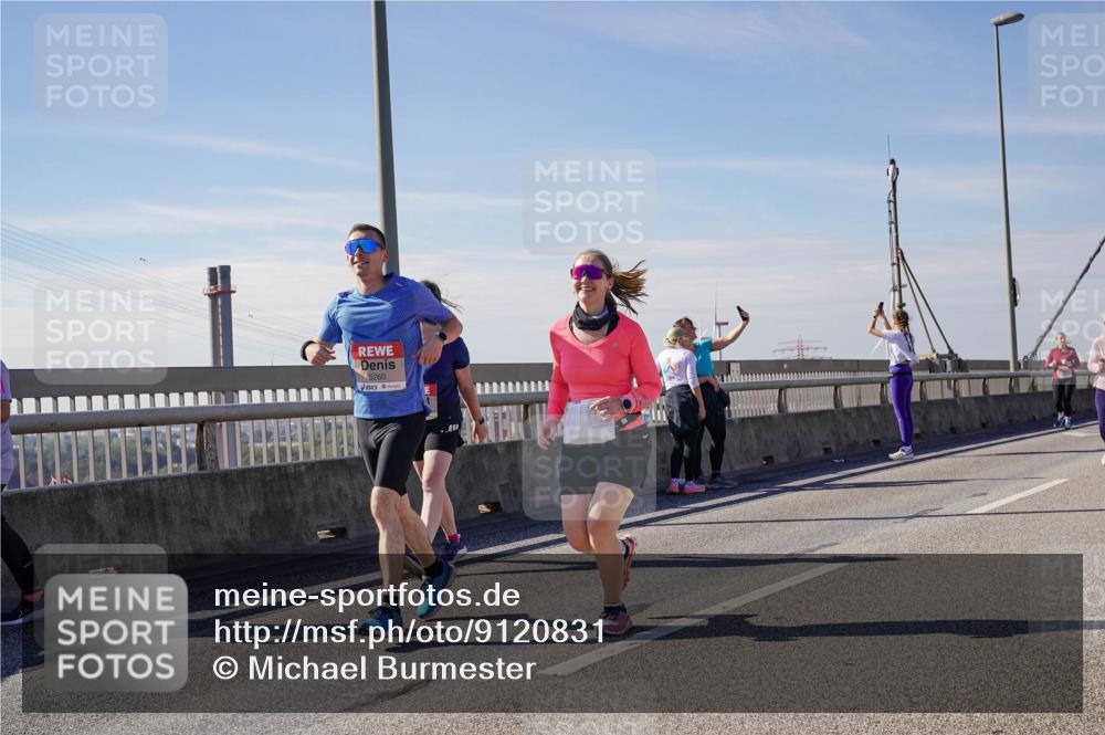 03.10.2025 - Köhlbrandbrückenlauf Michael Burmester http://msf.ph/oto/9120831 03.10.2025 13:02:10 Position 2 5260 meine-sportfotos.de