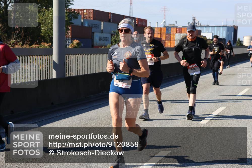 03.10.2025 - Köhlbrandbrückenlauf Strokosch-Dieckow http://msf.ph/oto/9120859 03.10.2025 12:59:18 Position 3 2, 5667, 4330 meine-sportfotos.de