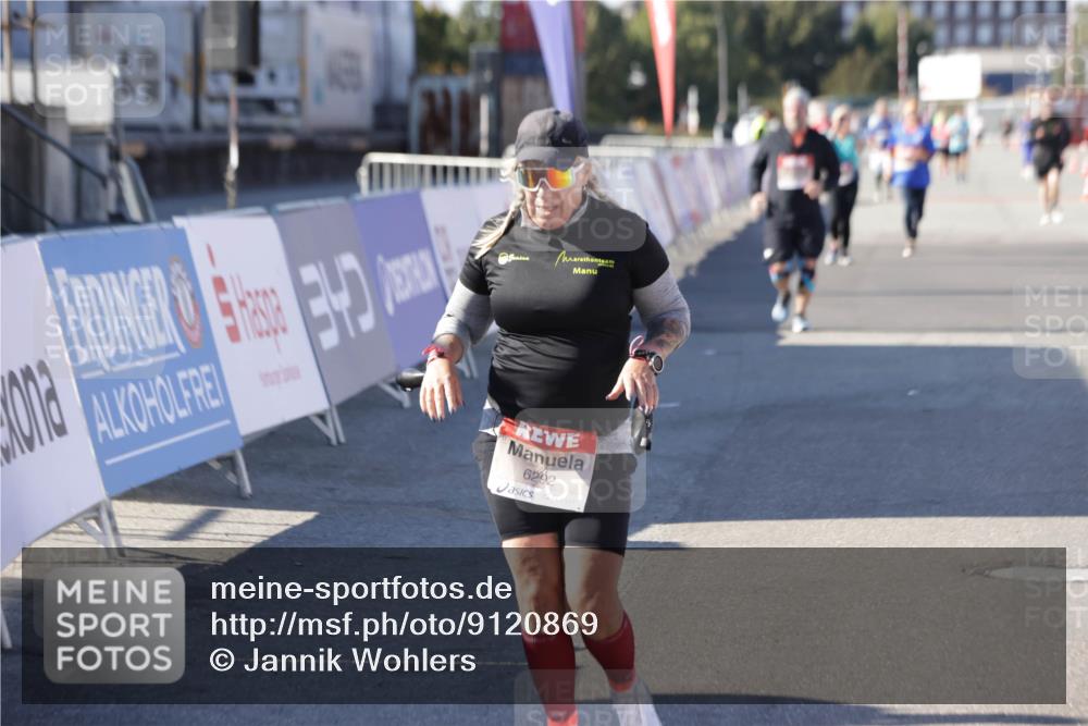 03.10.2025 - Köhlbrandbrückenlauf Jannik Wohlers http://msf.ph/oto/9120869 03.10.2025 13:35:52 Ziel 6079, 6292, 6508 meine-sportfotos.de