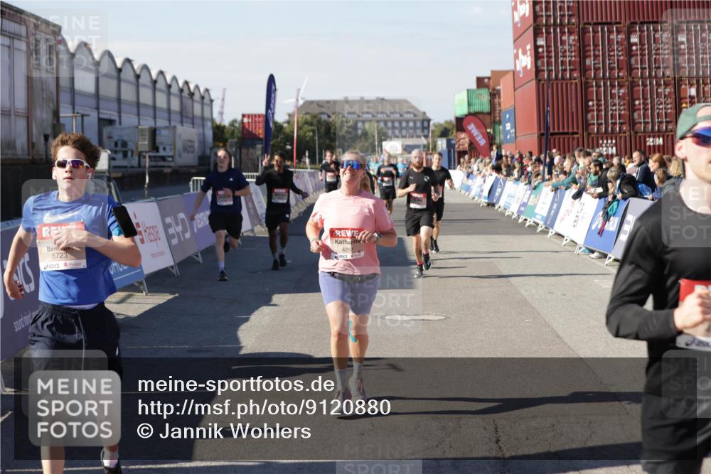 03.10.2025 - Köhlbrandbrückenlauf Jannik Wohlers http://msf.ph/oto/9120880 03.10.2025 13:04:24 Ziel 4117, 4198, 4297, 4494, 4665, 4836, 4995, 5055, 6038, 6250, 6251, 6523, 6723, 6724 meine-sportfotos.de