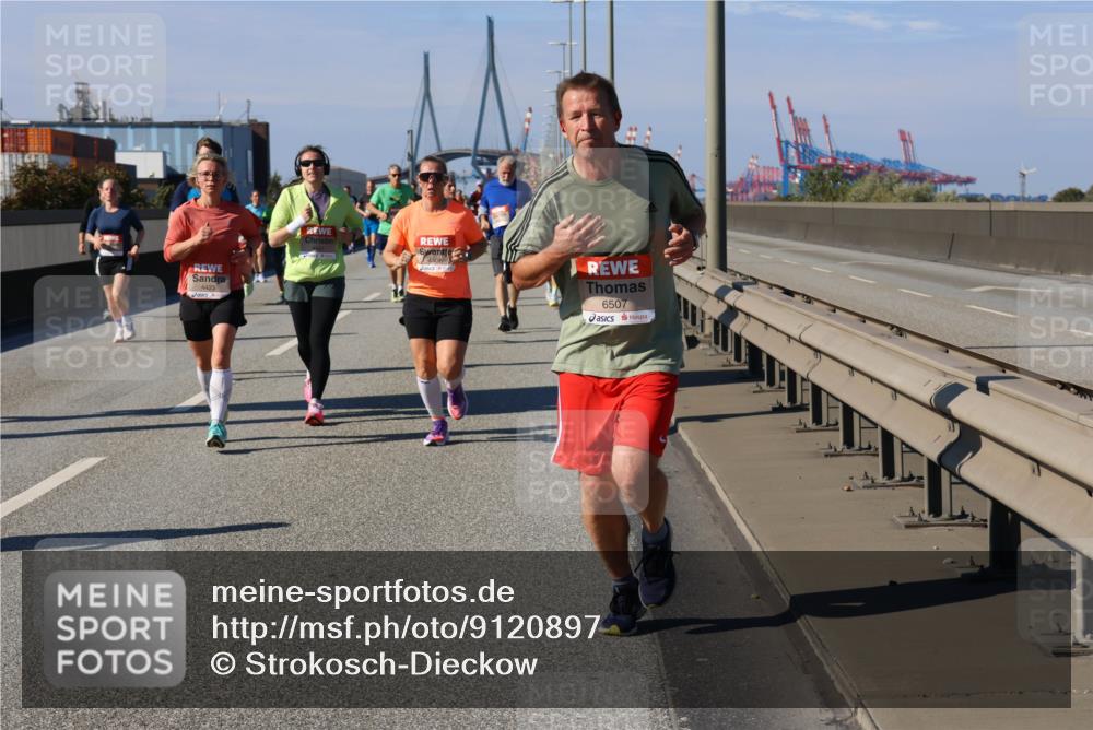 03.10.2025 - Köhlbrandbrückenlauf Strokosch-Dieckow http://msf.ph/oto/9120897 03.10.2025 12:59:23 Position 3 4423, 440, 6507 meine-sportfotos.de