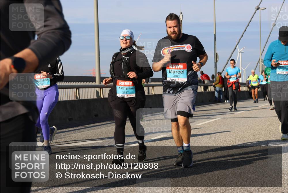 03.10.2025 - Köhlbrandbrückenlauf Strokosch-Dieckow http://msf.ph/oto/9120898 03.10.2025 09:56:03 Position 2 2524, 2787, 2000, 2111 meine-sportfotos.de