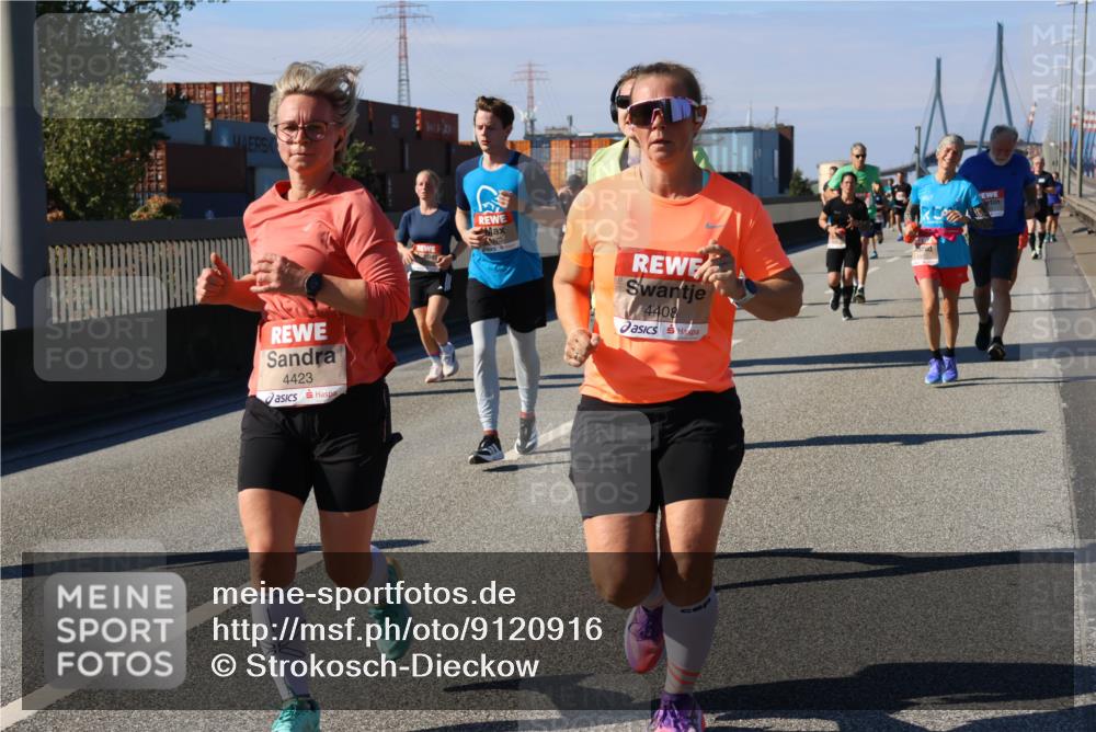 03.10.2025 - Köhlbrandbrückenlauf Strokosch-Dieckow http://msf.ph/oto/9120916 03.10.2025 12:59:26 Position 3 4423, 4408 meine-sportfotos.de