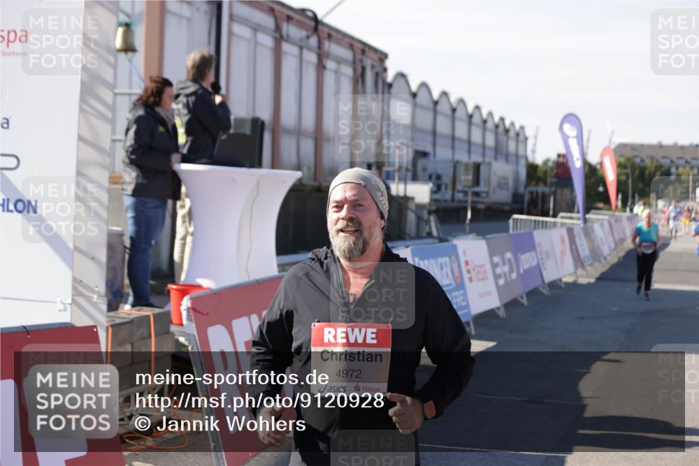 03.10.2025 - Köhlbrandbrückenlauf Jannik Wohlers http://msf.ph/oto/9120928 03.10.2025 13:36:01 Ziel 4972, 6292, 6670 meine-sportfotos.de
