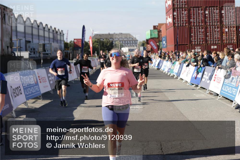 03.10.2025 - Köhlbrandbrückenlauf Jannik Wohlers http://msf.ph/oto/9120939 03.10.2025 13:04:25 Ziel 4055, 4117, 4198, 4297, 4494, 4665, 4836, 4995, 5055, 6018, 6038, 6250, 6251, 6723, 6724 meine-sportfotos.de