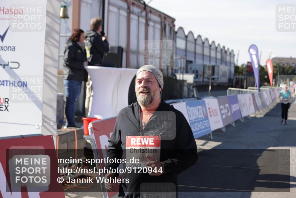 03.10.2025 - Köhlbrandbrückenlauf Jannik Wohlers http://msf.ph/oto/9120944 03.10.2025 13:36:01 Ziel 4972, 6292, 6670 meine-sportfotos.de