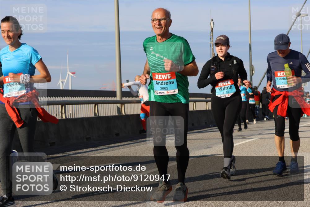 03.10.2025 - Köhlbrandbrückenlauf Strokosch-Dieckow http://msf.ph/oto/9120947 03.10.2025 09:56:09 Position 2 2414, 3662, 2114, 197 meine-sportfotos.de