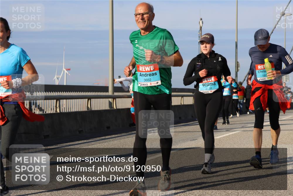 03.10.2025 - Köhlbrandbrückenlauf Strokosch-Dieckow http://msf.ph/oto/9120950 03.10.2025 09:56:09 Position 2 3662, 14, 2114, 197 meine-sportfotos.de
